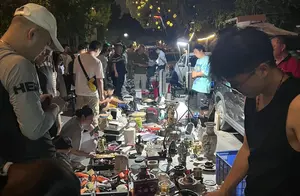 揭秘成都最热闹的锦门鬼市，探秘夜市的魅力！