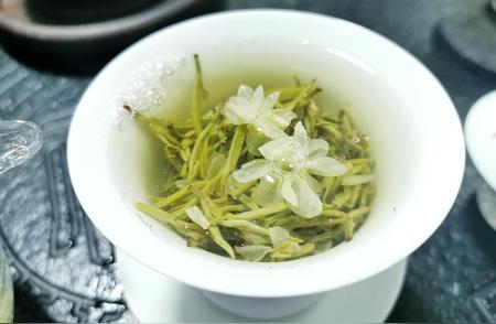 茉莉花茶探秘：茶与花的完美融合