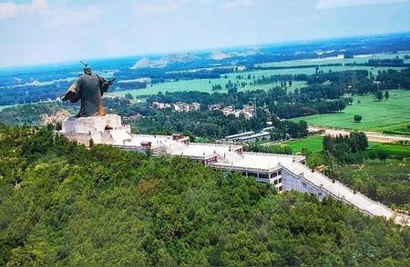 揭秘采石工古墓中的惊人国宝：一场神秘的发现之旅