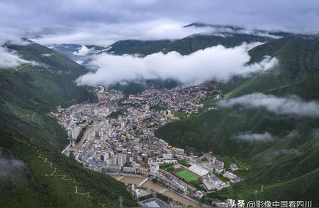 四川白玉秘境之旅探秘云雾缭绕美景