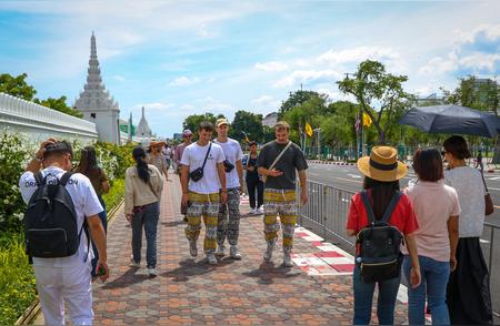 泰国曼谷大皇宫玉佛寺：周末旅游人气旺盛