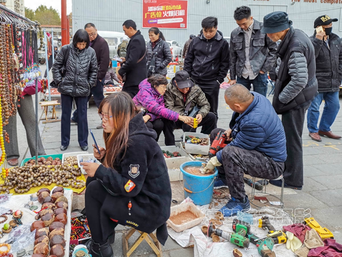 想知道“千眼菩提”是一种什么样的文玩饰品么，那就来这里看看吧